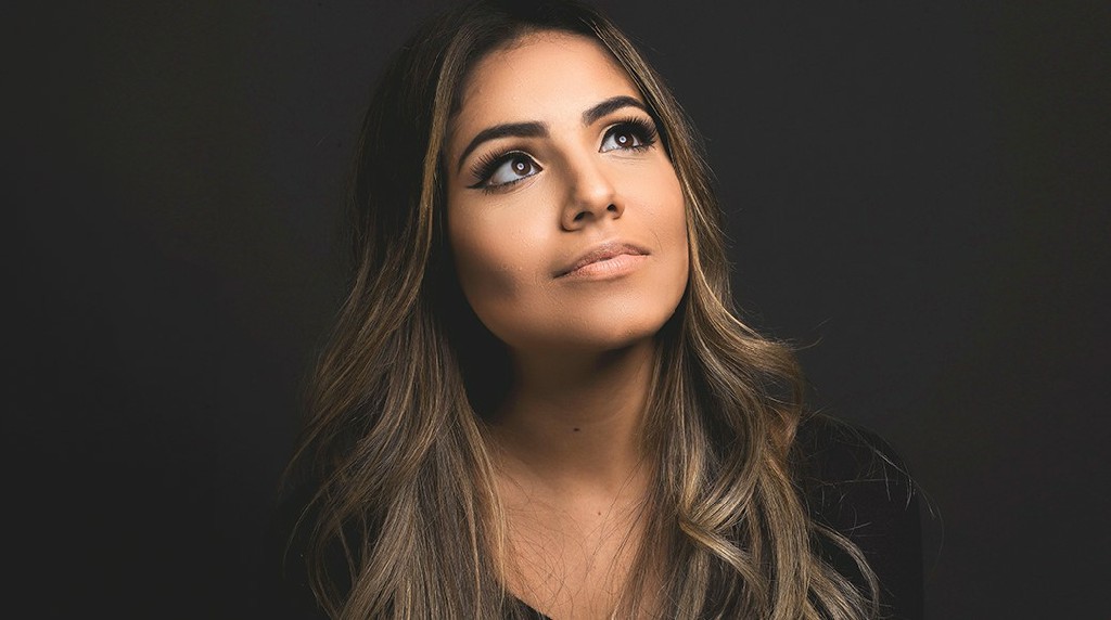 12067 2000x580 gabriela rocha